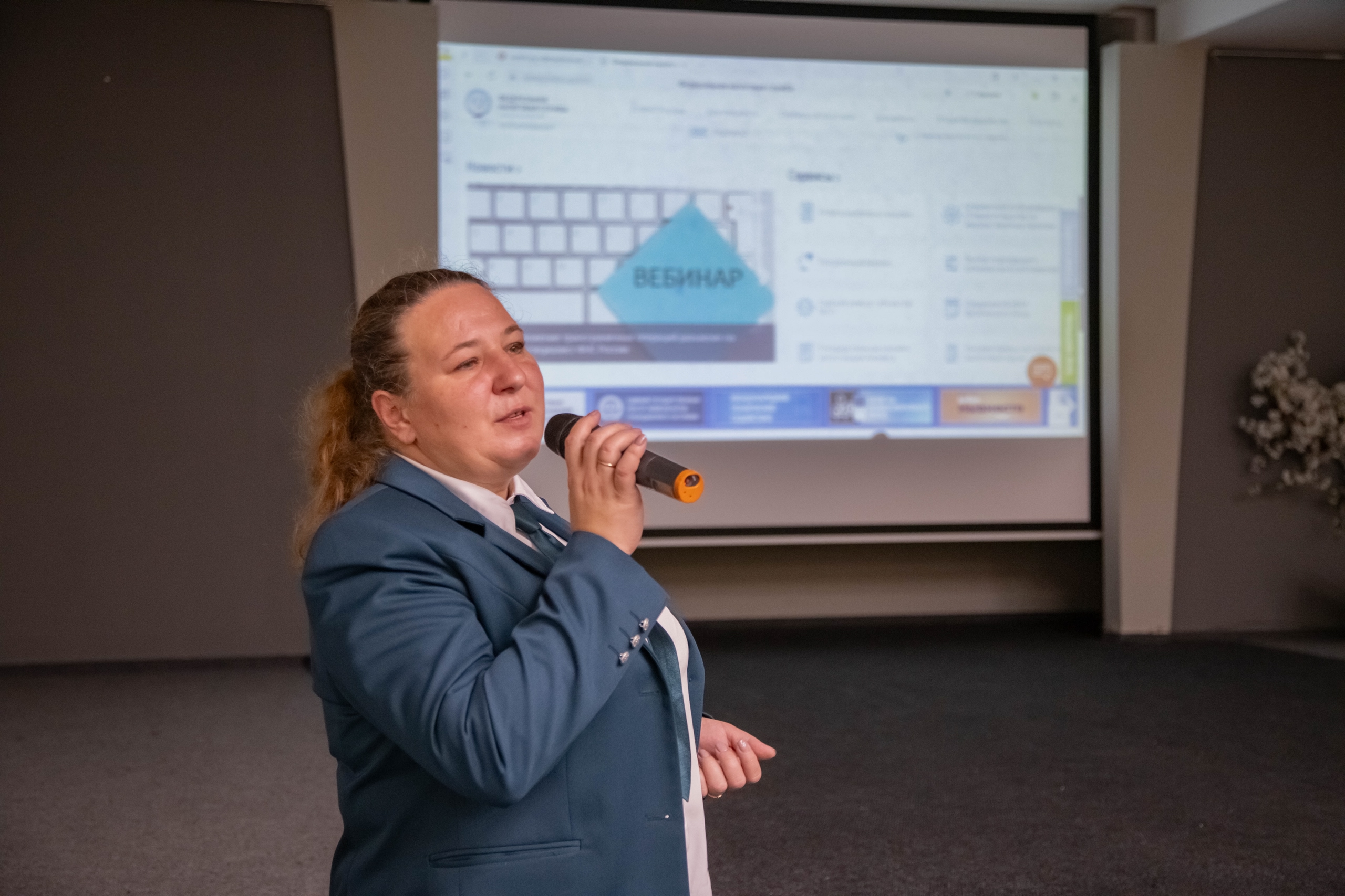 Сотрудники ФНС №25 провели лекции в Технологическом колледже №34. Фото: официальная страница Технологического колледжа №34 в социальных сетях