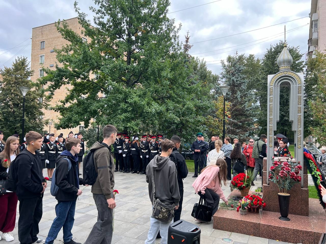 Участие в инициативе в честь Дня солидарности в борьбе с терроризмом приняли студенты Технологического колледжа №34. Фото: официальная страница Технологического колледжа №34 в социальных сетях