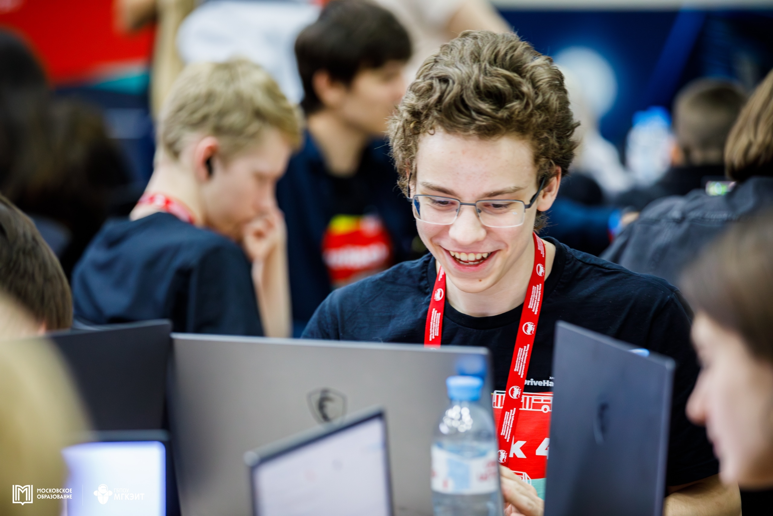 Хакатон провели для студентов МГКЭИТ. Фото: официальная страница Московского государственного колледжа электромеханики и информационных технологий
