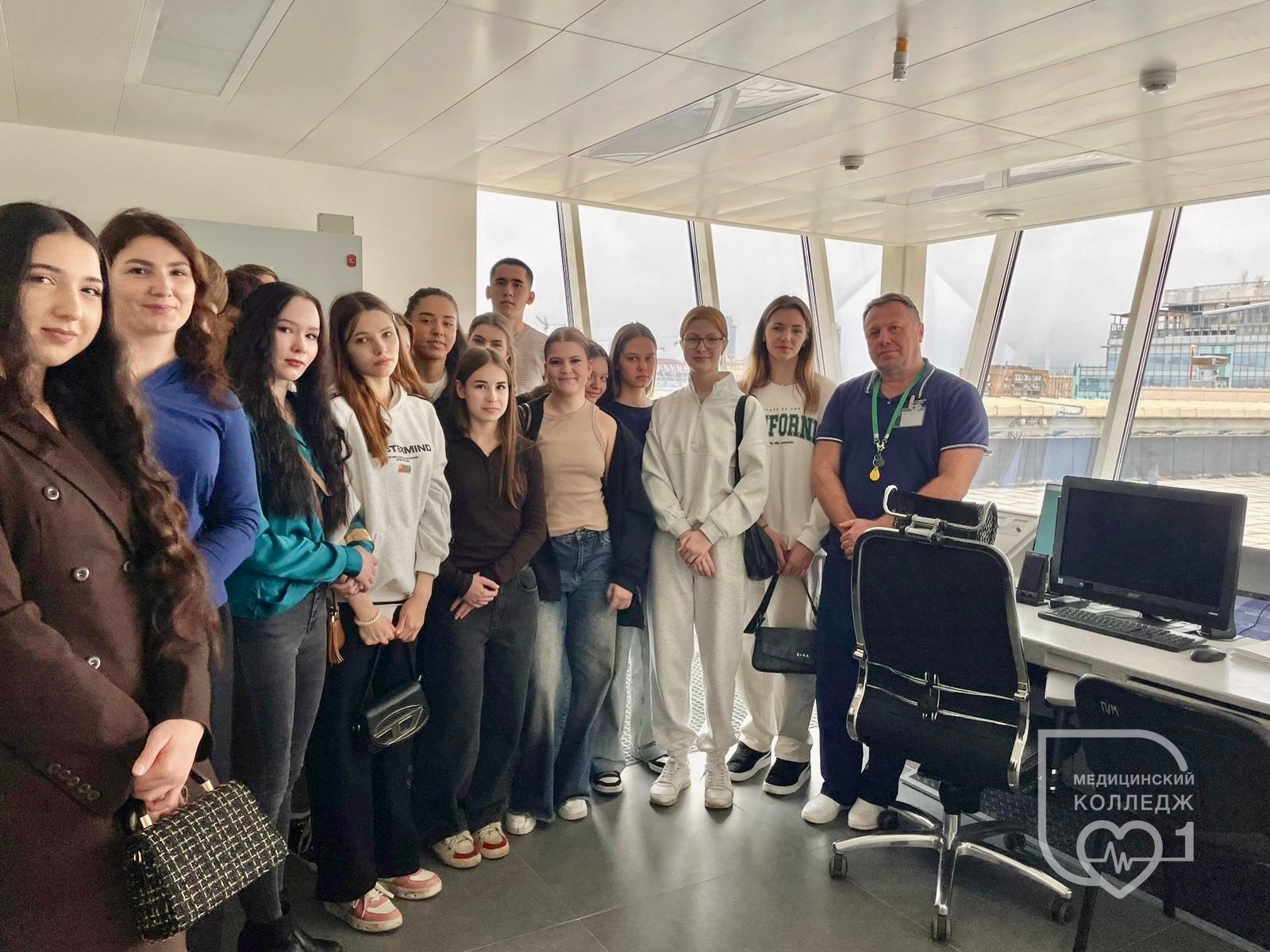 Студенты Медицинского колледжа №1 посетили НИИ скорой помощи имени Николая Склифосовского. Фото: официальная страница Медицинского колледжа №1 в социальных сетях