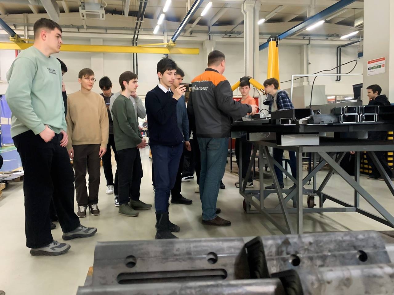 Ученики школы №507 посетили производственный комплекс. Фото: страница школы №507 в социальных сетях