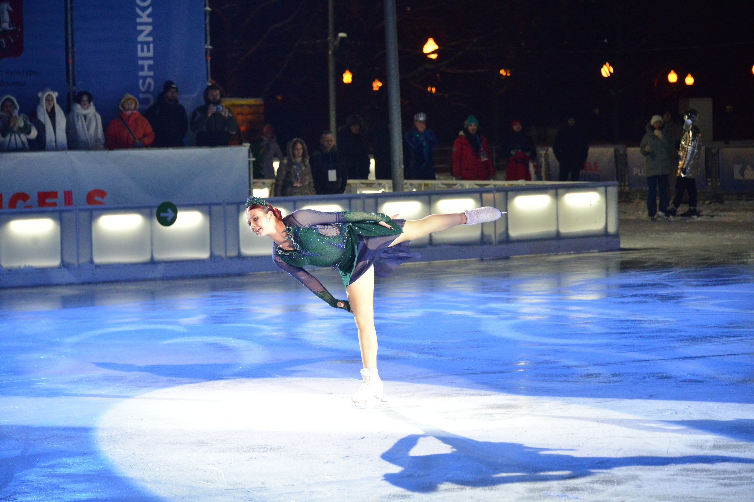 От «Щелкунчика» до «Лебединого озера»: знаменитые фигуристы приглашают на сказочные ледовые спектакли. Фото: Анна Малакмадзе, «Вечерняя Москва»