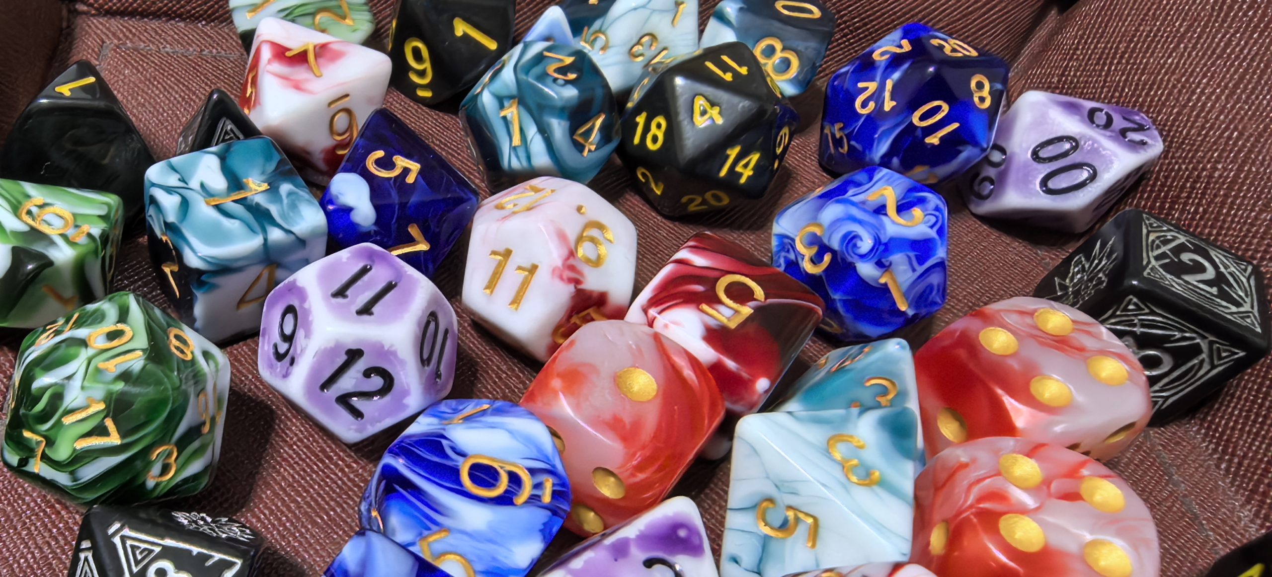 Представители Молодежной палаты района Нагатино-Садовники пригласили жителей Москвы на новогоднее музыкальное лото. Фото: Алена Куликова, «Вечерняя Москва»