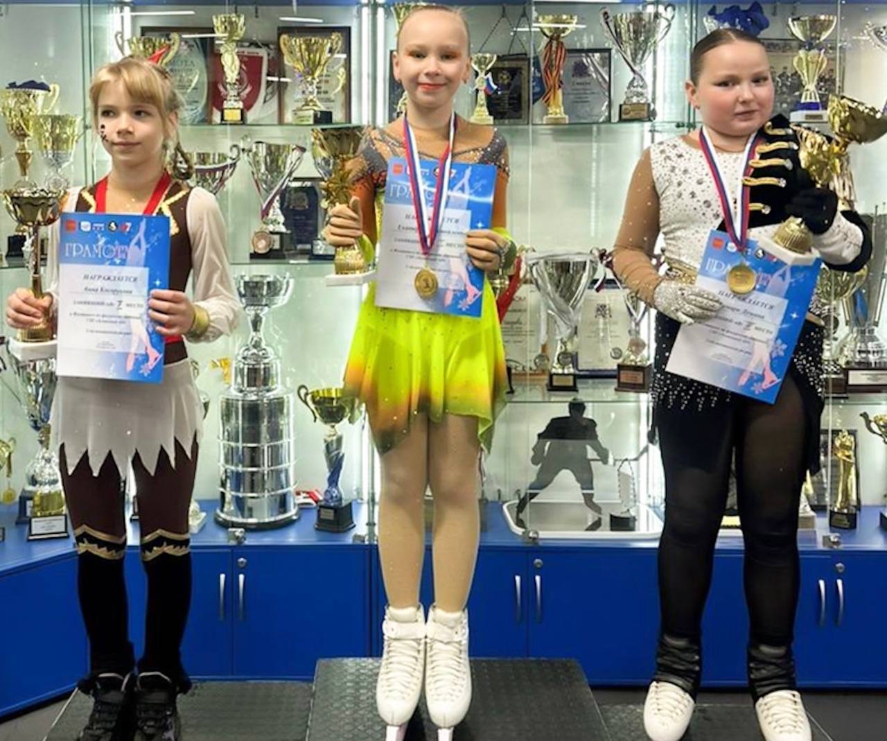 Ученица школы №507 заняла 1 место на фестивале по фигурному катанию. Фото: страница школы №507 в социальных сетях