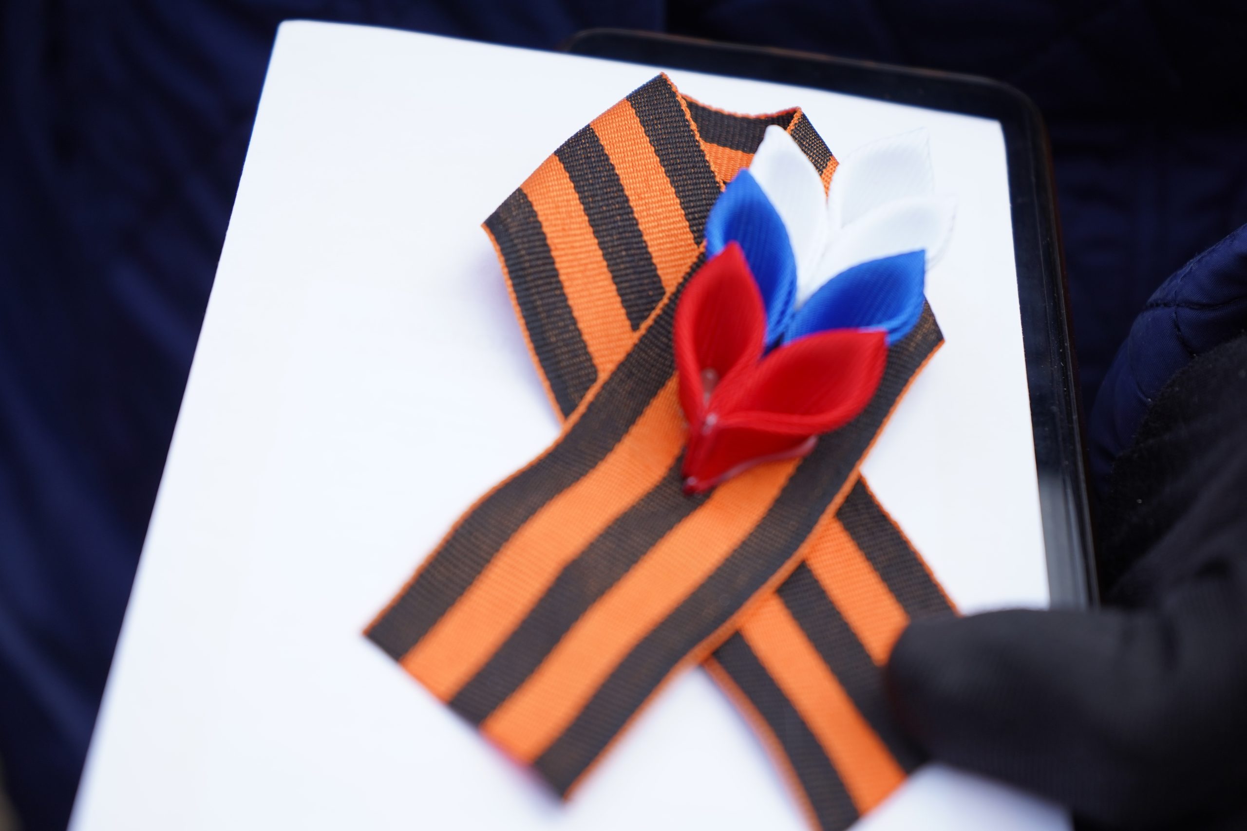 Арт-терапевтическое занятие организуют в филиале «Нагатино-Садовники» СЦ «Планета Семьи». Фото: Анна Быкова, «Вечерняя Москва»